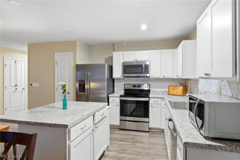 2664 Himelrigh Boulevard Barberton OH 44203