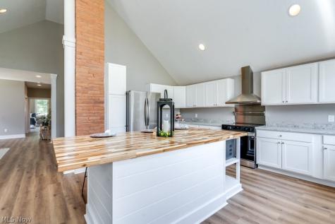 1182 Eastwood Avenue Tallmadge OH 44278