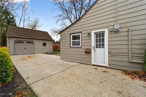 27419 Donald Drive Bay Village OH 44140