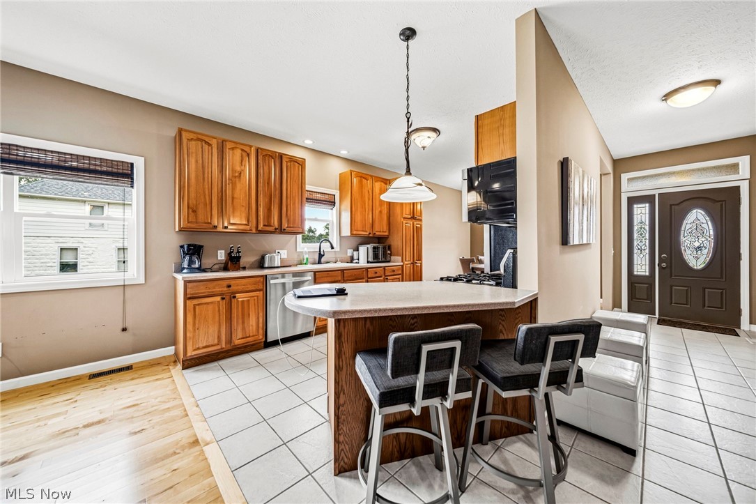 1860 Rockefeller Road Wickliffe OH 44092