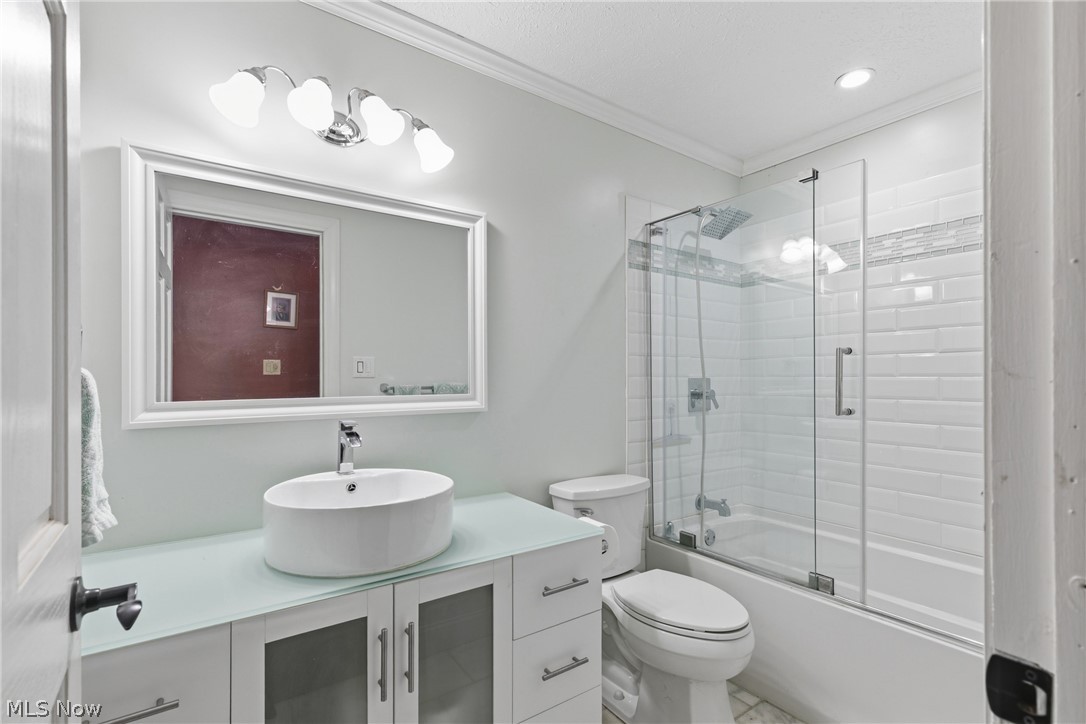 6987 White Oak Drive Hubbard OH 44425