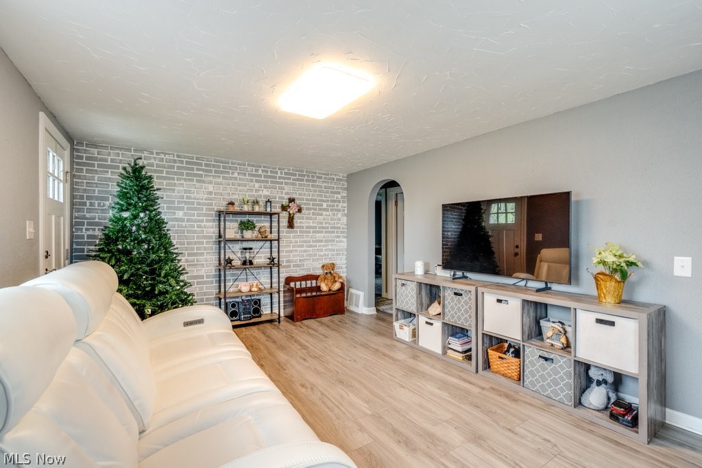 12700 Bixler Avenue NE Hartville OH 44632