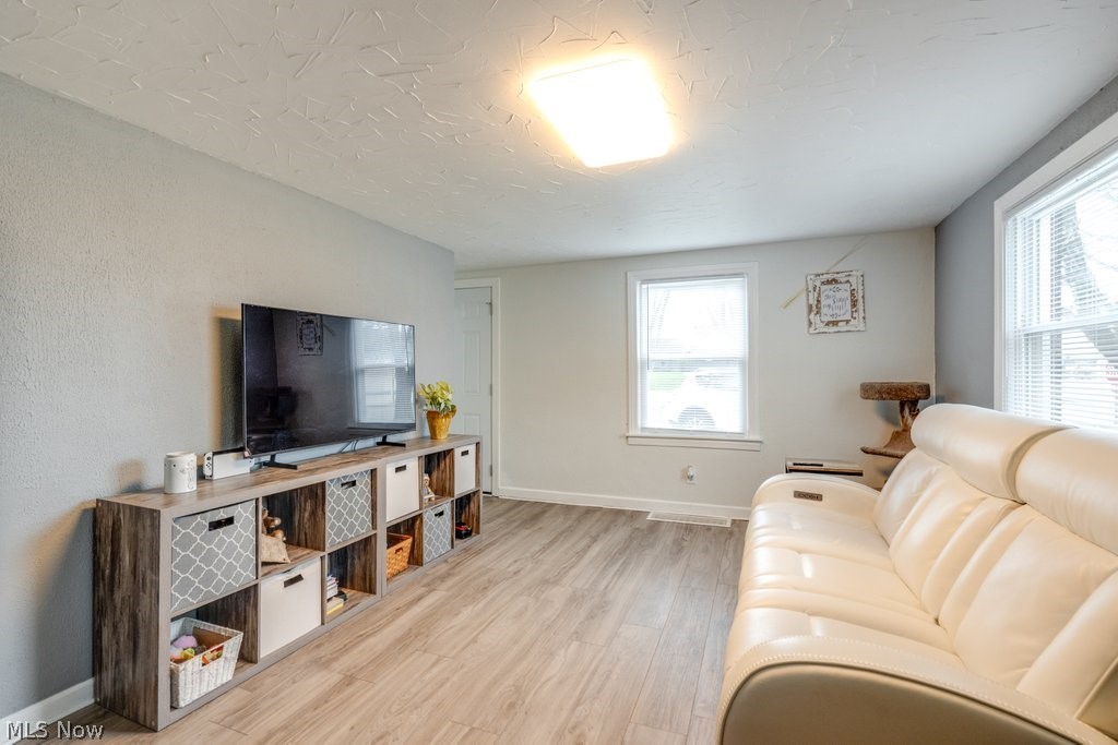 12700 Bixler Avenue NE Hartville OH 44632