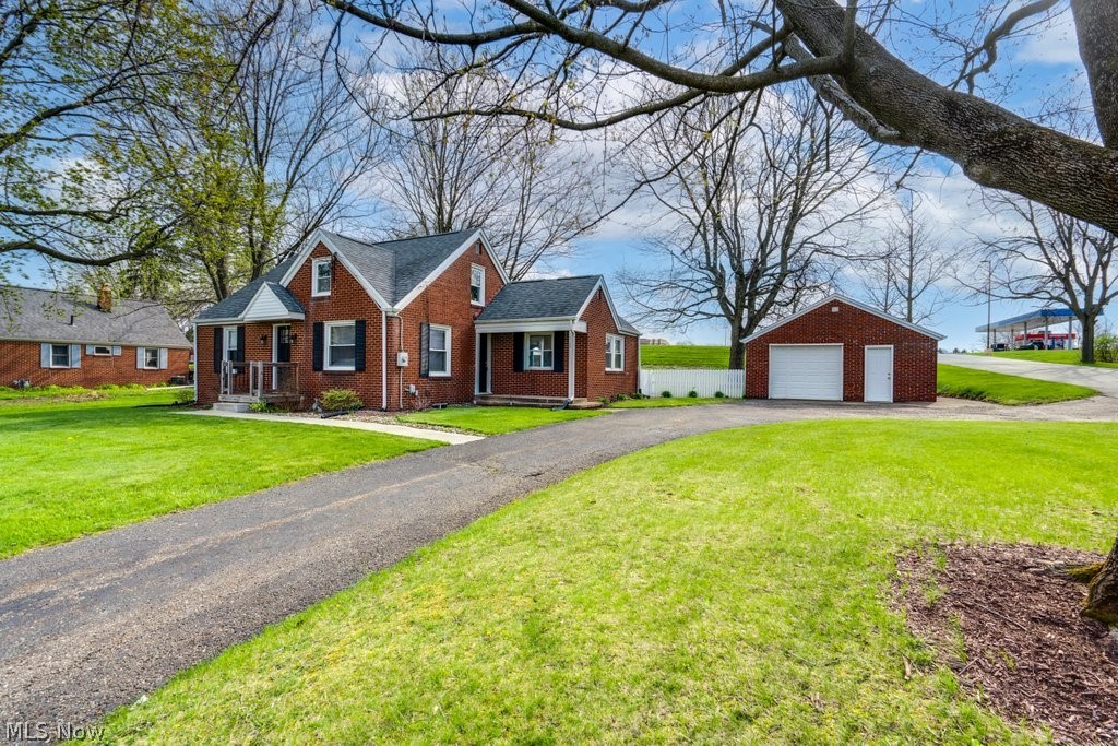 12700 Bixler Avenue NE Hartville OH 44632