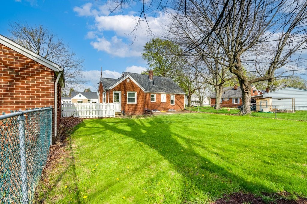 12700 Bixler Avenue NE Hartville OH 44632