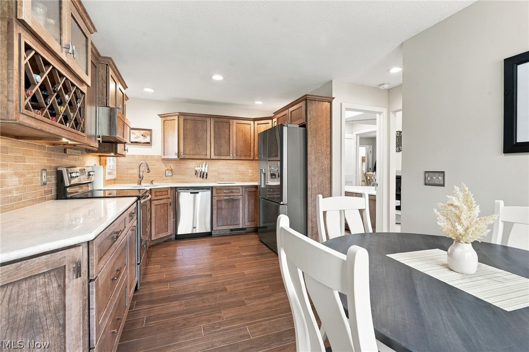 6900 Atlantic Boulevard NE Louisville OH 44641
