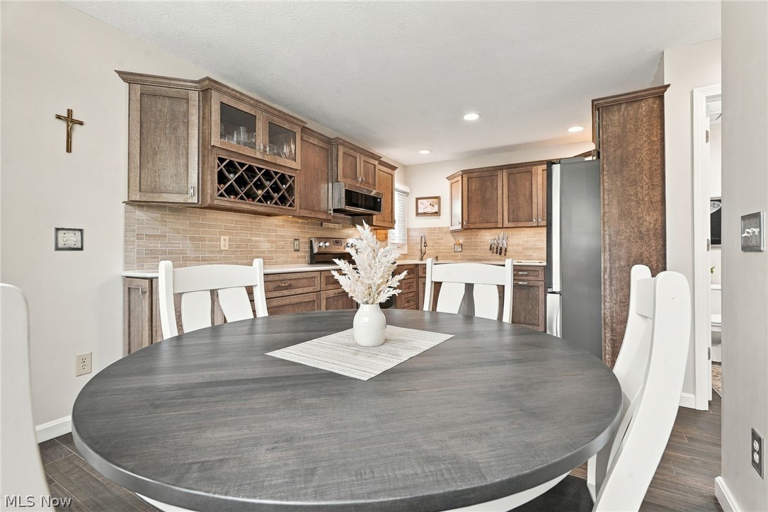 6900 Atlantic Boulevard NE Louisville OH 44641
