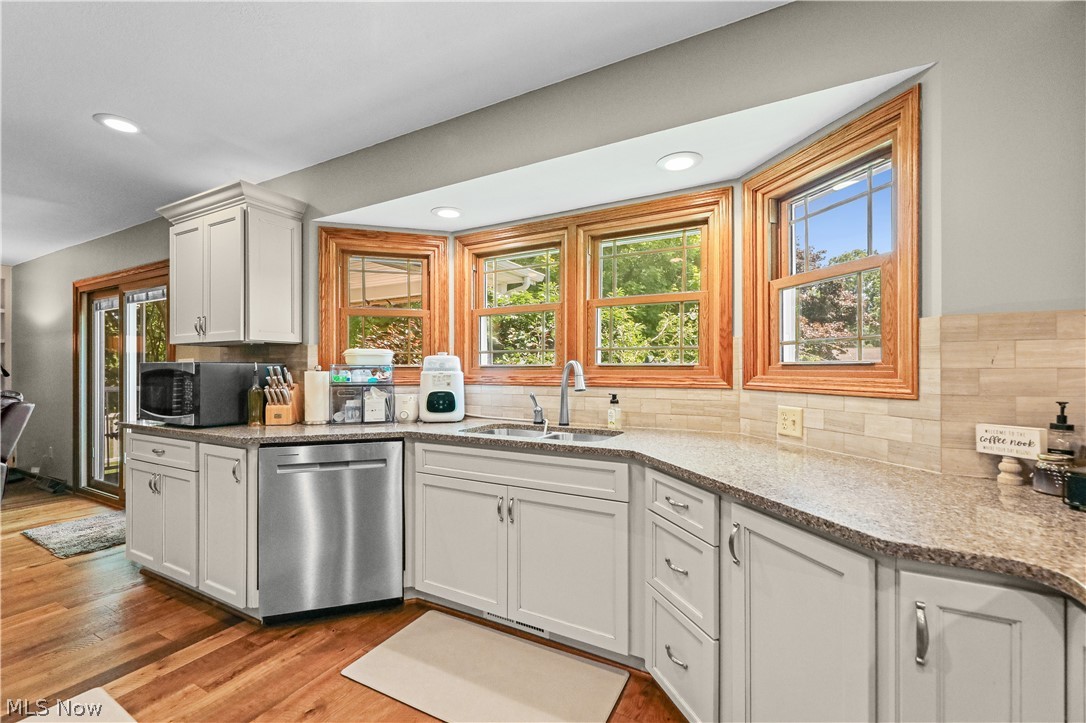 2732 Georgeanna Drive Green OH 44685