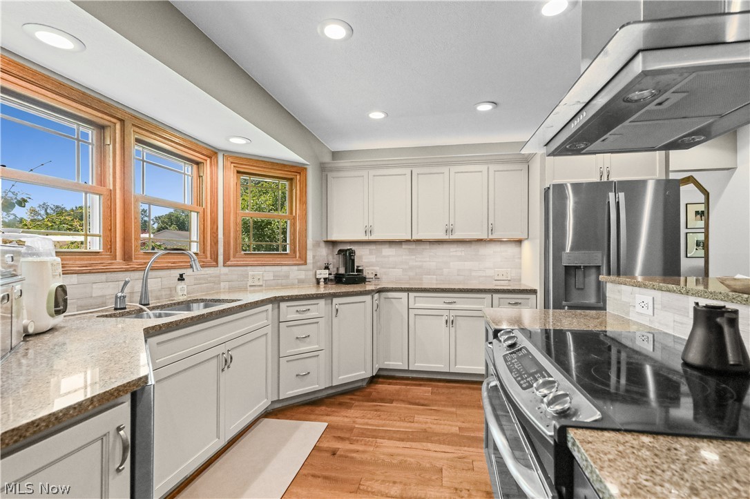 2732 Georgeanna Drive Green OH 44685