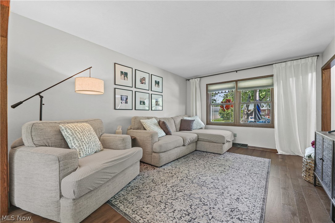 2732 Georgeanna Drive Green OH 44685