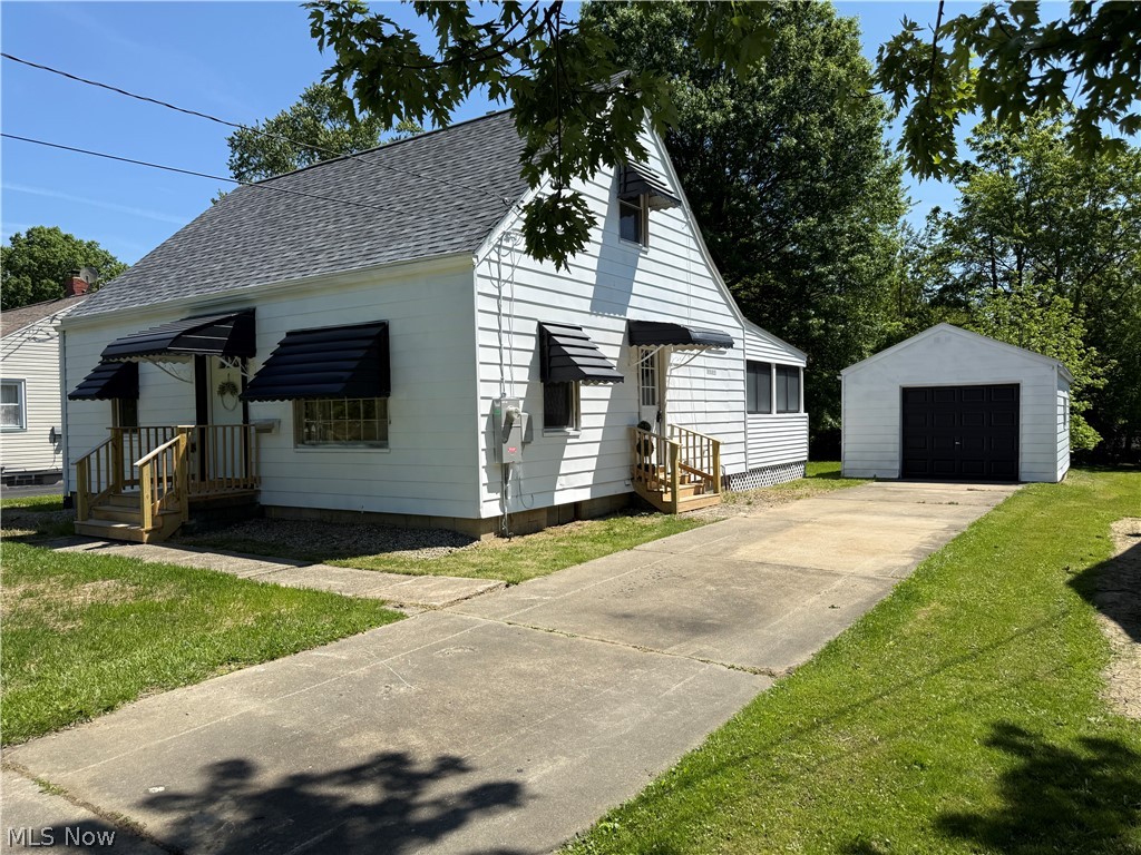 1892 Drexel Avenue NW Warren OH 44485