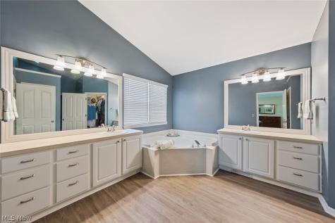 3976 Truxton Place Avon OH 44011