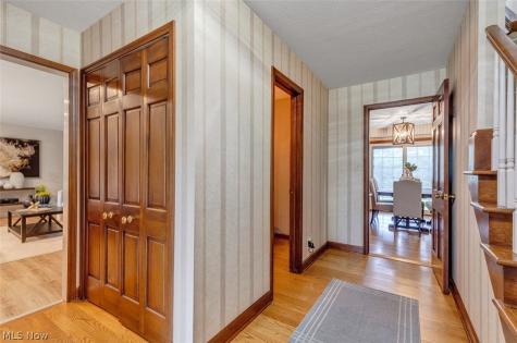 5045 Clubside Road Lyndhurst OH 44124