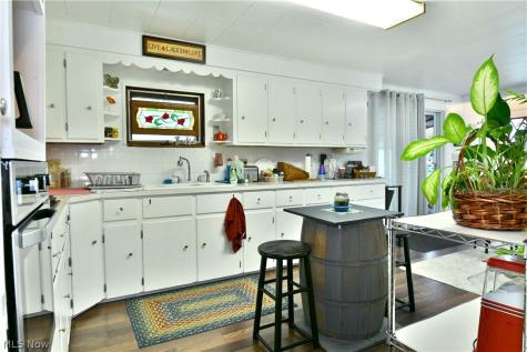 230 High Avenue Niles OH 44446