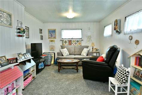 230 High Avenue Niles OH 44446