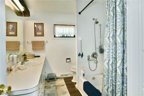 230 High Avenue Niles OH 44446