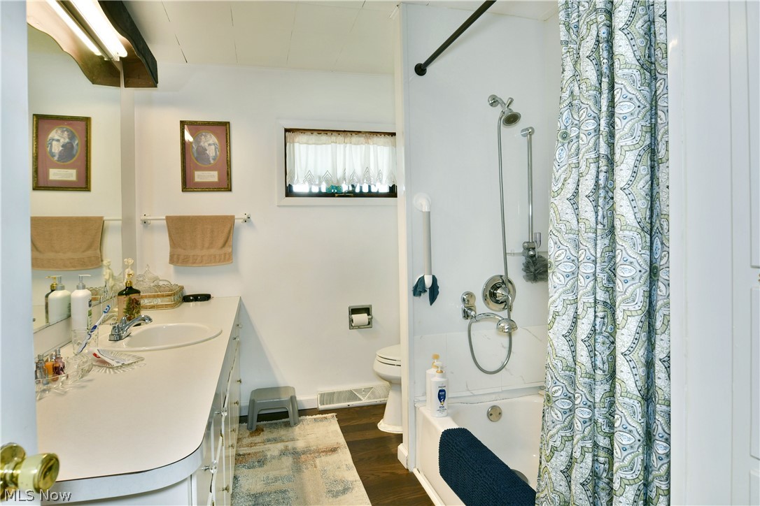 230 High Avenue Niles OH 44446