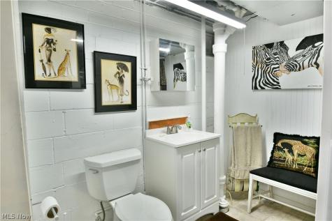 230 High Avenue Niles OH 44446