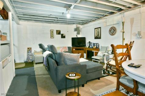 230 High Avenue Niles OH 44446