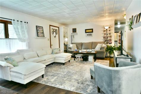 230 High Avenue Niles OH 44446