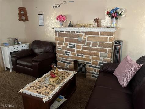 152 Regent Street Youngstown OH 44507