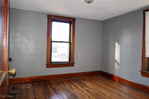 48 20th Street SW Barberton OH 44203