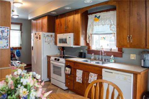 602 S Mill Street Louisville OH 44641