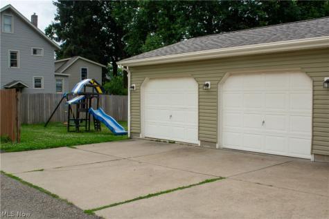 602 S Mill Street Louisville OH 44641