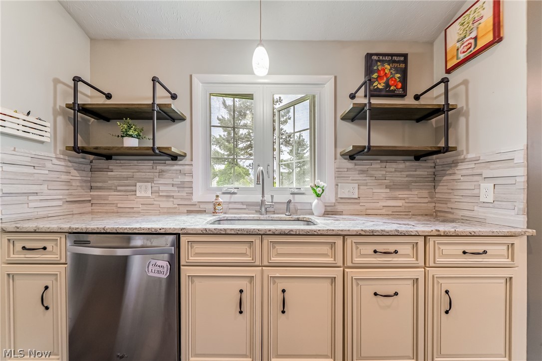 1622 Seven Oaks Drive Lyndhurst OH 44124
