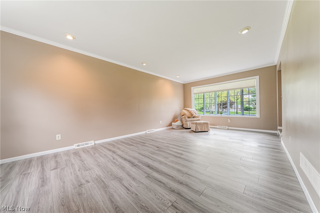 1622 Seven Oaks Drive Lyndhurst OH 44124