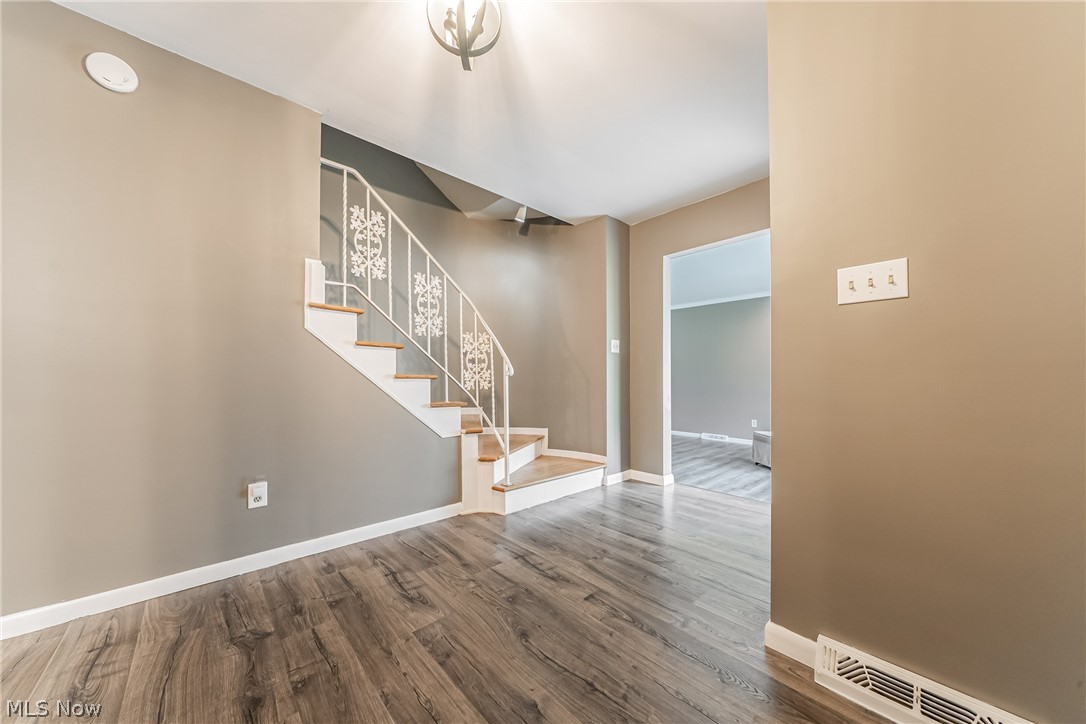 1622 Seven Oaks Drive Lyndhurst OH 44124