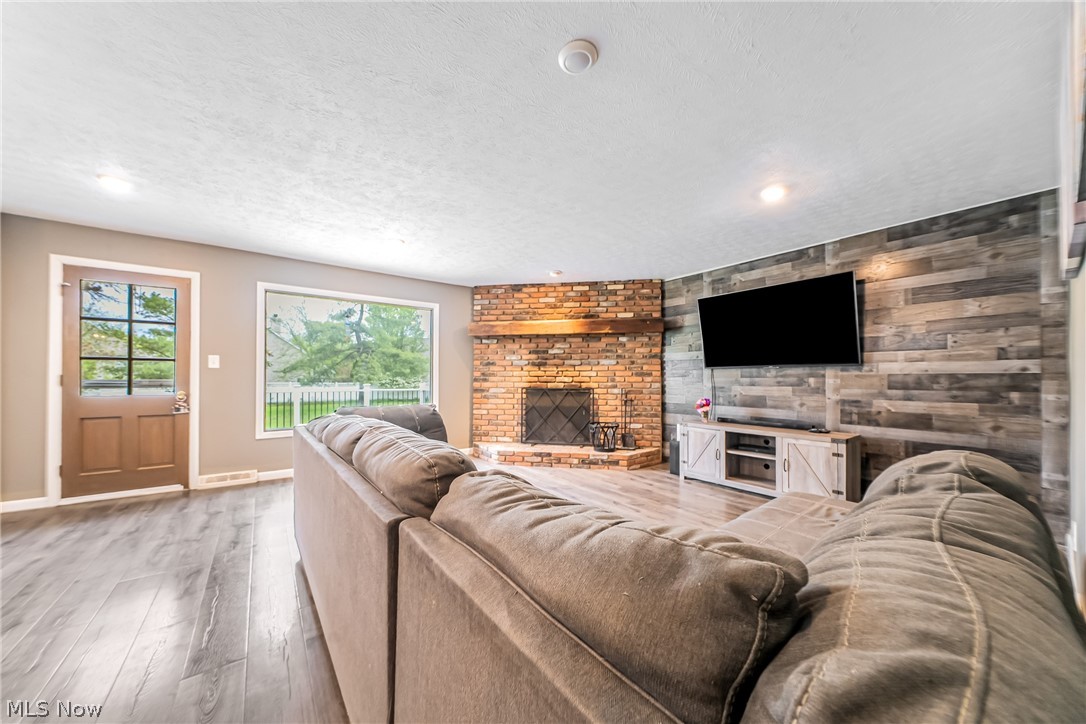 1622 Seven Oaks Drive Lyndhurst OH 44124