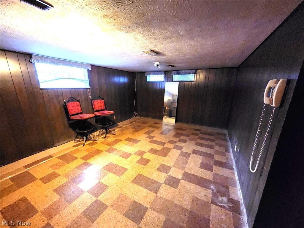 4413 Green Road Warrensville Heights OH 44128