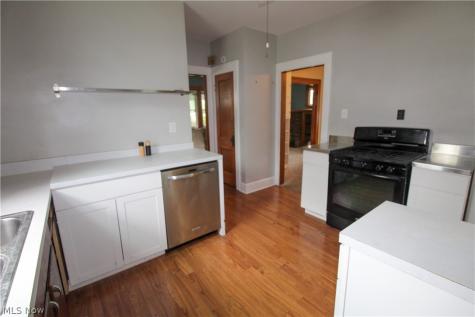 543 W Maple Street North Canton OH 44720