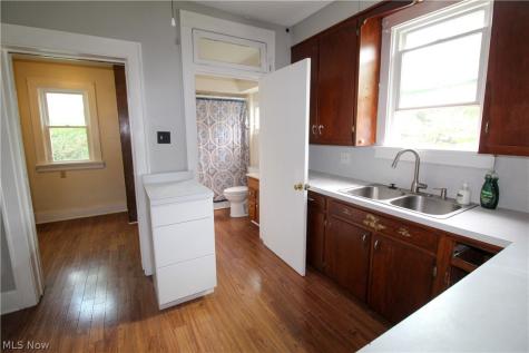 543 W Maple Street North Canton OH 44720