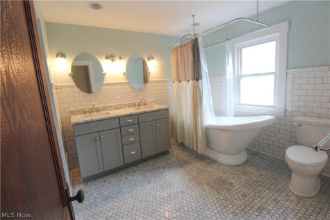 543 W Maple Street North Canton OH 44720