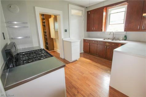 543 W Maple Street North Canton OH 44720