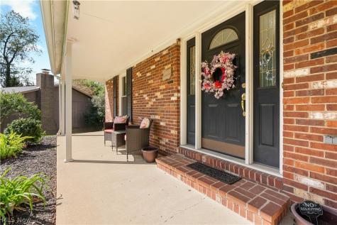 517 Winston Avenue NE North Canton OH 44720