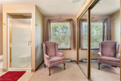 517 Winston Avenue NE North Canton OH 44720