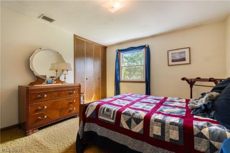 517 Winston Avenue NE North Canton OH 44720