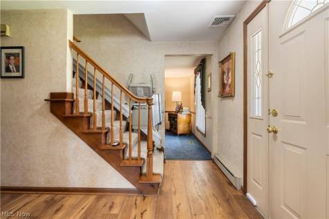517 Winston Avenue NE North Canton OH 44720