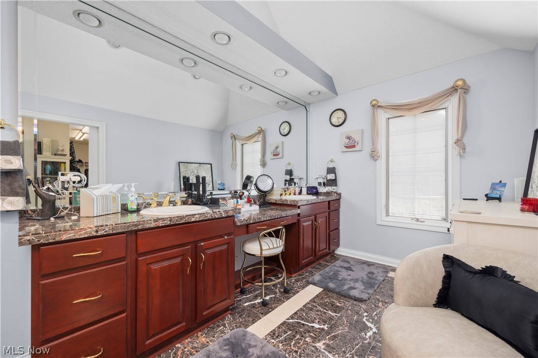 1443 Stone Court Westlake OH 44145