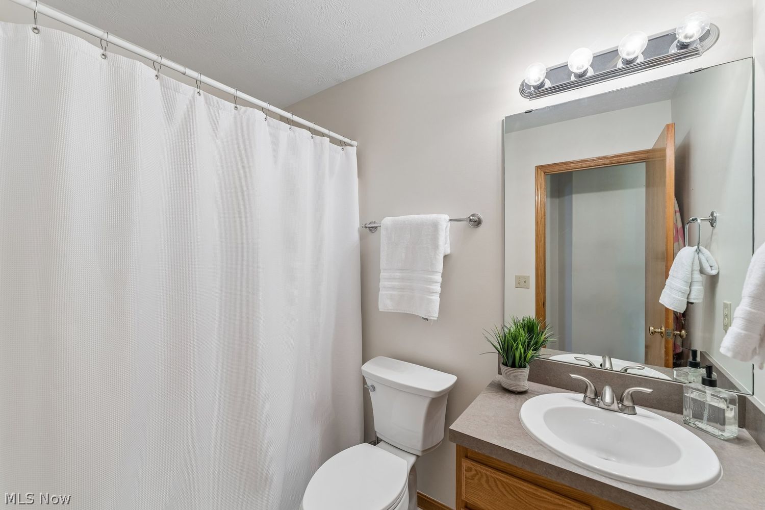 1125 Ledgestone Drive Wadsworth OH 44281