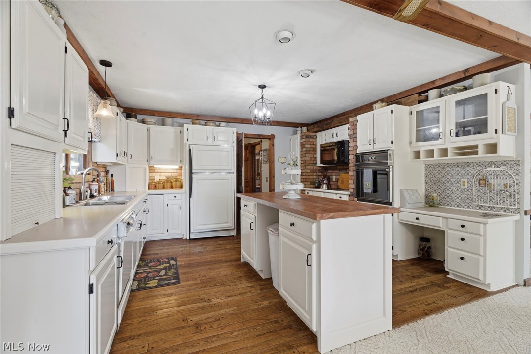 37 Apache Trail Malvern OH 44644