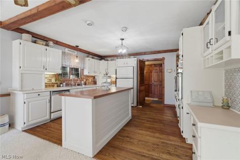 37 Apache Trail Malvern OH 44644