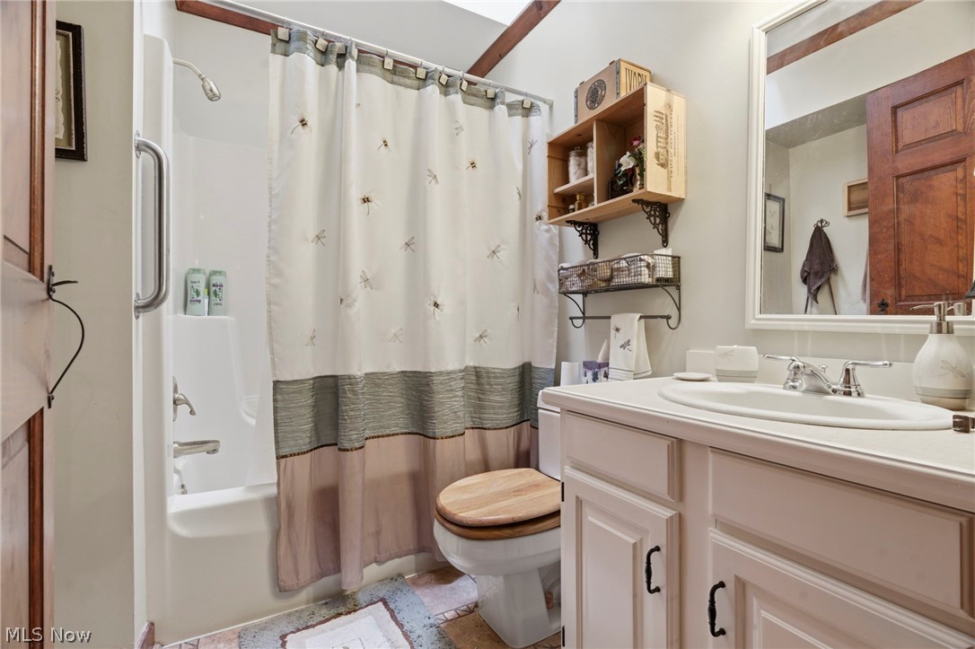37 Apache Trail Malvern OH 44644