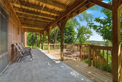 37 Apache Trail Malvern OH 44644