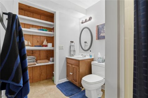 37 Apache Trail Malvern OH 44644