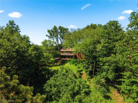 37 Apache Trail Malvern OH 44644