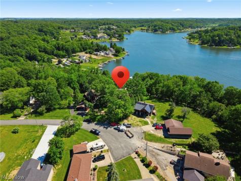 37 Apache Trail Malvern OH 44644